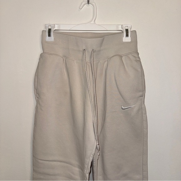 WOMEN'S NIKE SPORTSWEAR PHOENIX FLEECE MID-RISE JOGGER SWEATPANTS Beige Sand S - Picture 2 of 5